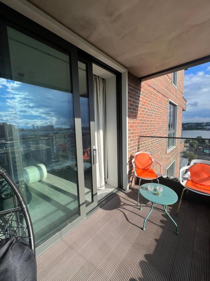 Cityscape Serenity: 10Th Floor Oasis Near City Airport, Excel & 02 Apartment London Exterior photo