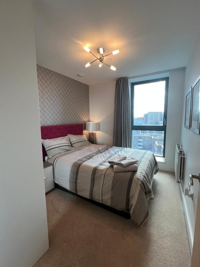 Cityscape Serenity: 10Th Floor Oasis Near City Airport, Excel & 02 Apartment London Exterior photo