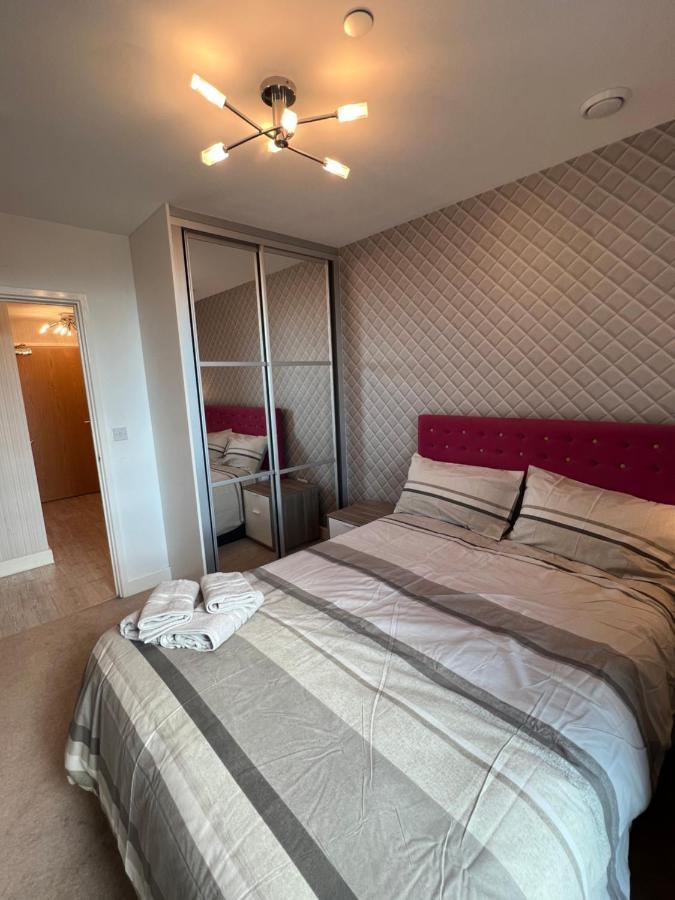 Cityscape Serenity: 10Th Floor Oasis Near City Airport, Excel & 02 Apartment London Exterior photo